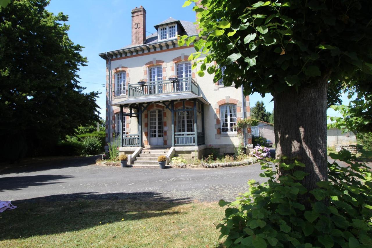 Au Fil Du Temps Bed & Breakfast Chalus Bagian luar foto