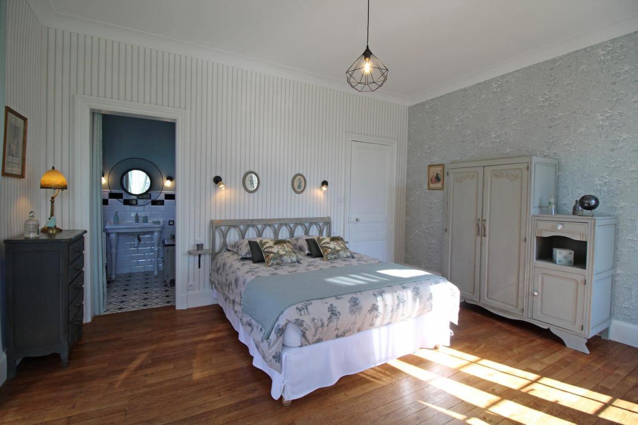 Au Fil Du Temps Bed & Breakfast Chalus Bagian luar foto