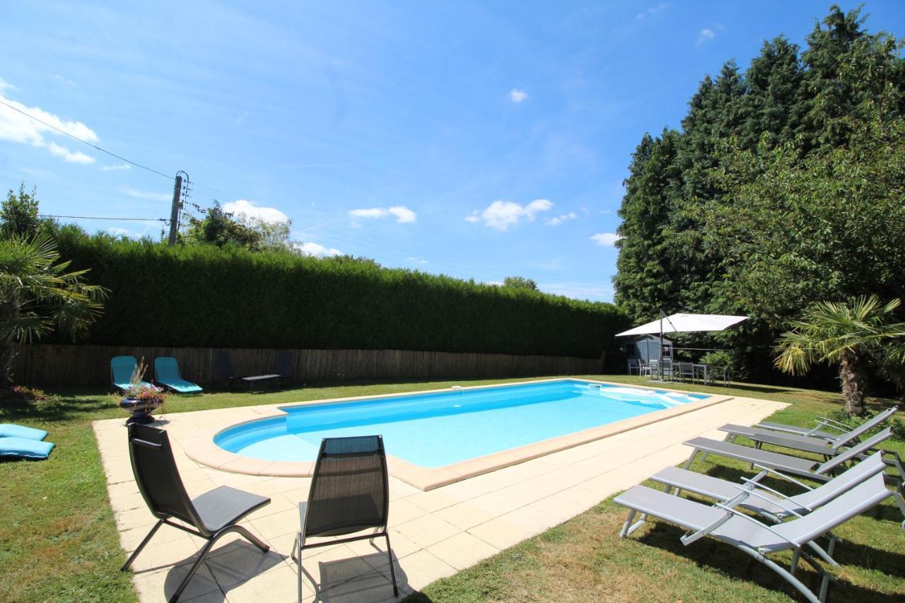 Au Fil Du Temps Bed & Breakfast Chalus Bagian luar foto