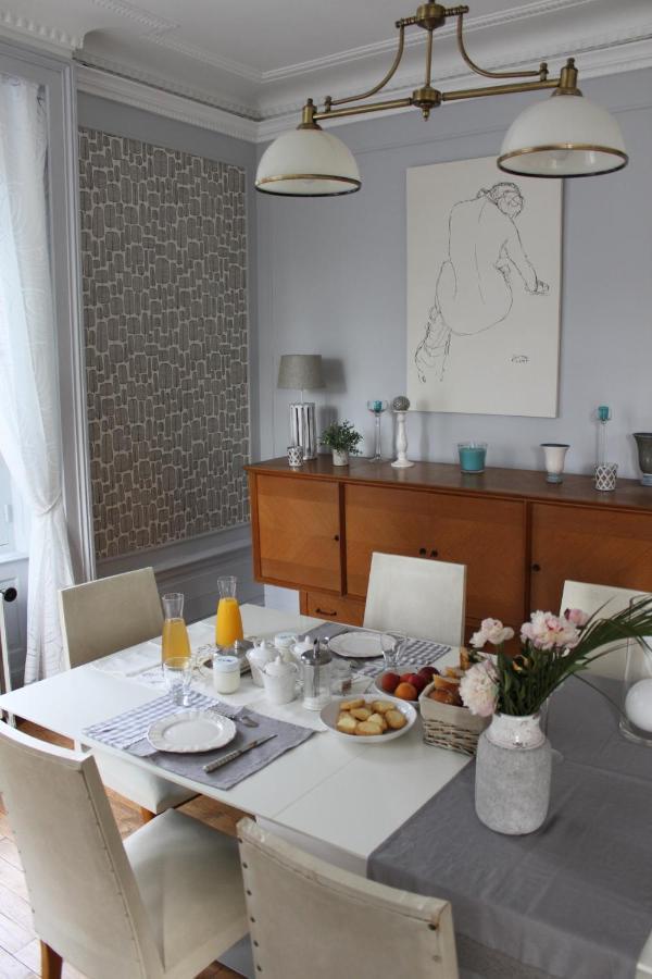 Au Fil Du Temps Bed & Breakfast Chalus Bagian luar foto