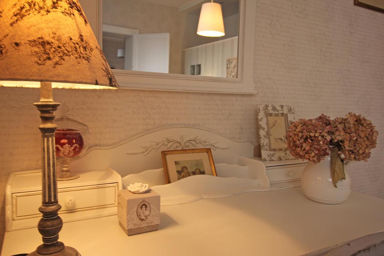 Au Fil Du Temps Bed & Breakfast Chalus Bagian luar foto