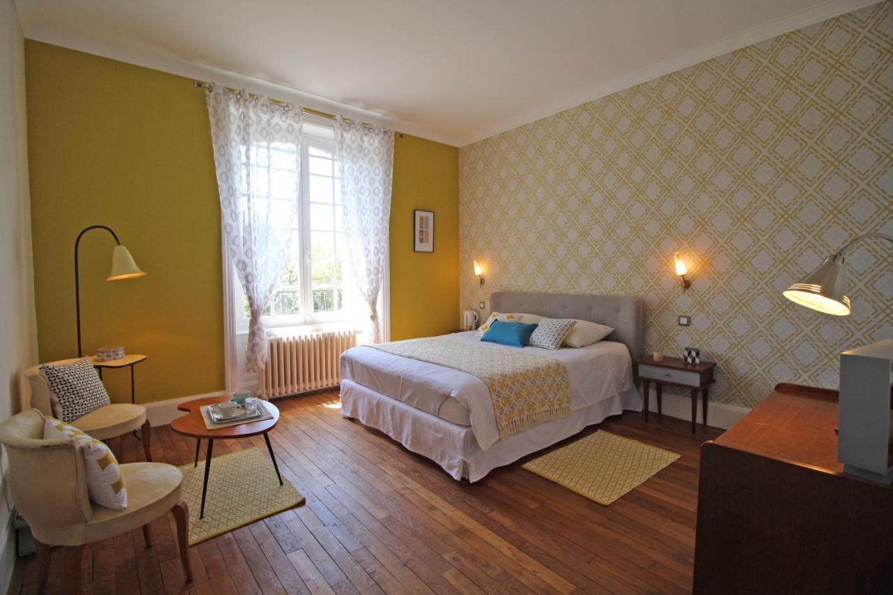 Au Fil Du Temps Bed & Breakfast Chalus Bagian luar foto