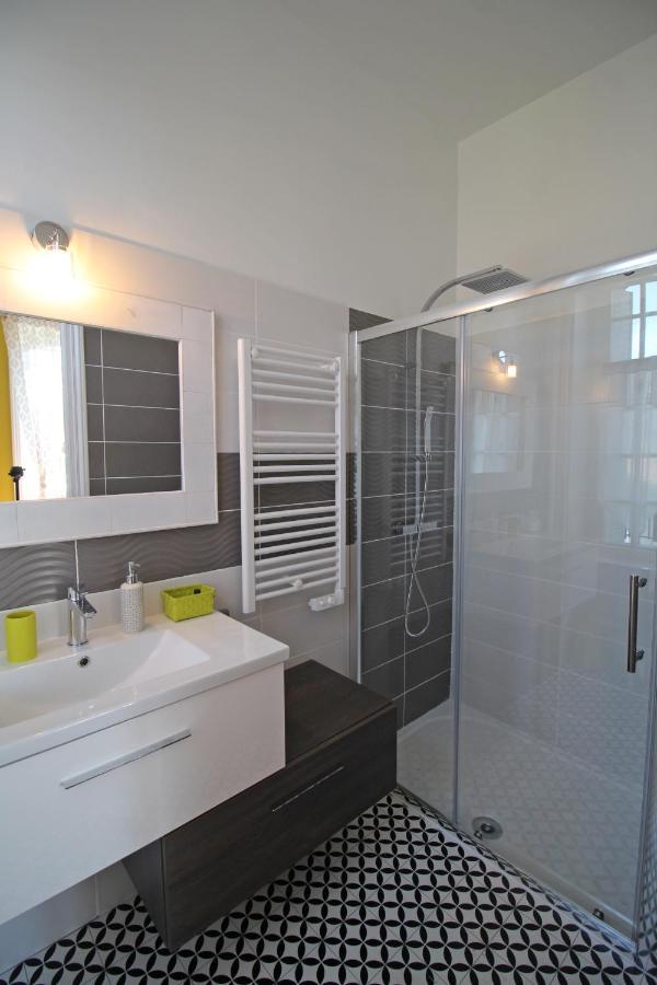 Au Fil Du Temps Bed & Breakfast Chalus Bagian luar foto